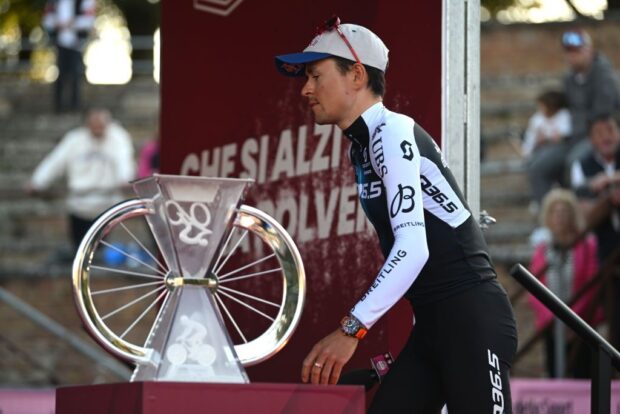'Para vencer a Tadej, primero tienes que cruzar la línea' - Tom Pidcock no conduce por el segundo lugar detrás de Pogačar en Strade Bianche