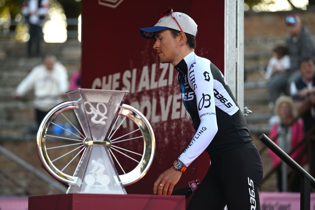 'Para vencer a Tadej, primero tienes que cruzar la línea' - Tom Pidcock no conduce por el segundo lugar detrás de Pogačar en Strade Bianche