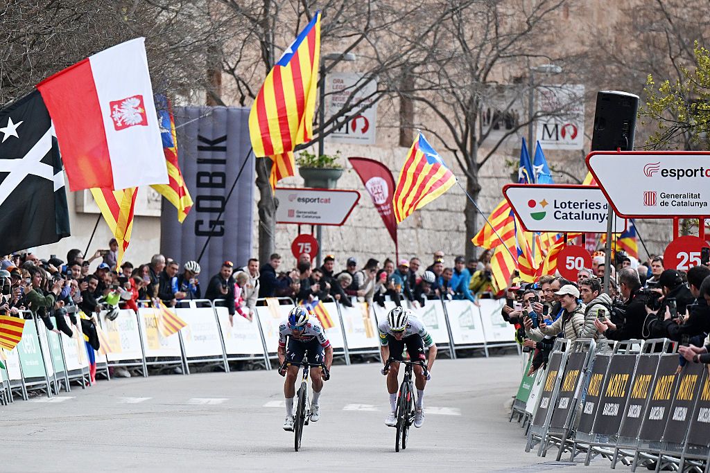 'Somos iguales' - Nuevo volta un líder de catalunya primož roglič realista después de la estrecha derrota del rival más cercano Juan Ayuso