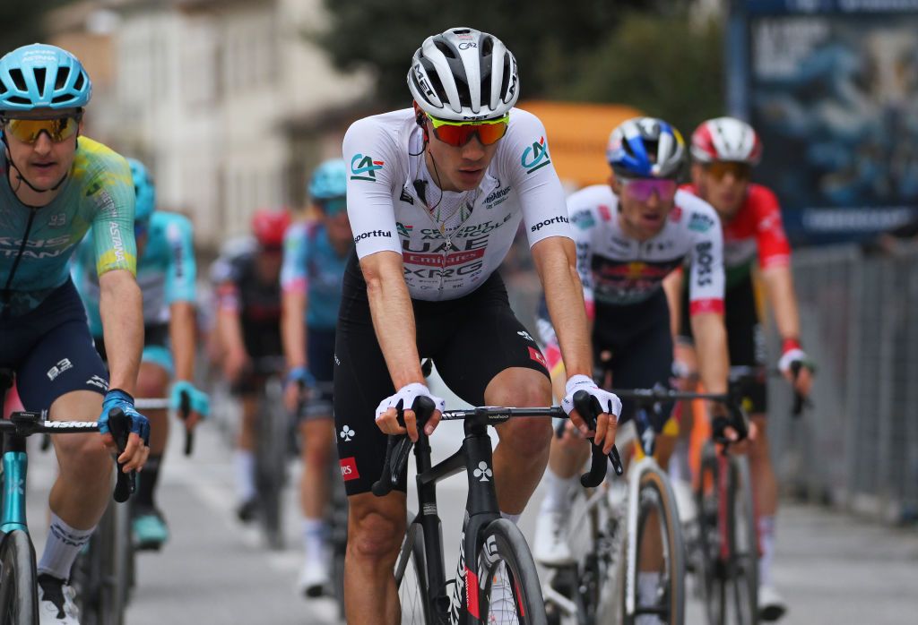 'Tendremos que soltar Ganna' - Juan Ayuso apunta a la victoria de Tirreno -Adriatico en el final del sábado.
