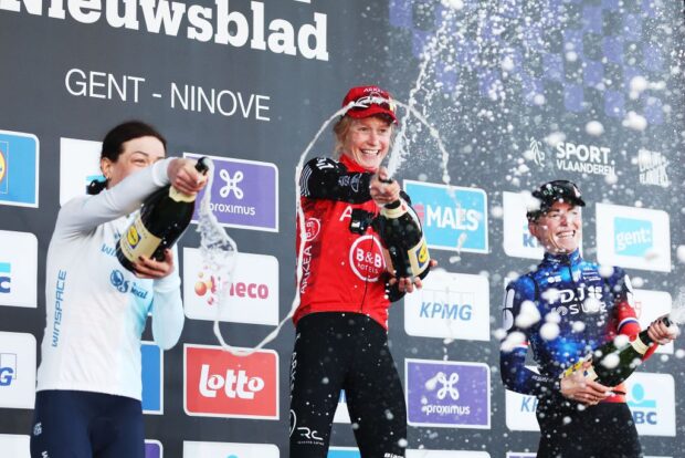 'Tenía que creer que podía hacerlo' - Lotte Claes sobre la sorprendente Omloop Het Nieuwsblad Women Victory