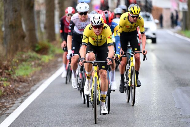 Crash Early y Taaienberg 'Error' cuestan a Matteo Jorgenson y Wout Van Aert en E3 Saxo Classic