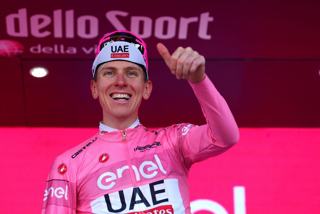 Fondo de Inversión PIF de Arabia Saudita Cerca de patrocinar el Giro d'Italia Maglia Rosa