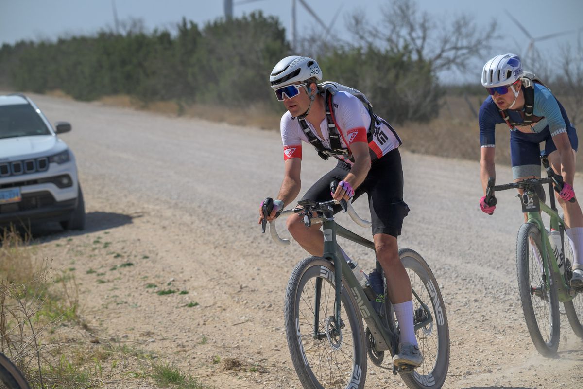 Joe Laverick, Lauren Stephens toman victorias consecutivas en Rattlesnake Gravel Grind