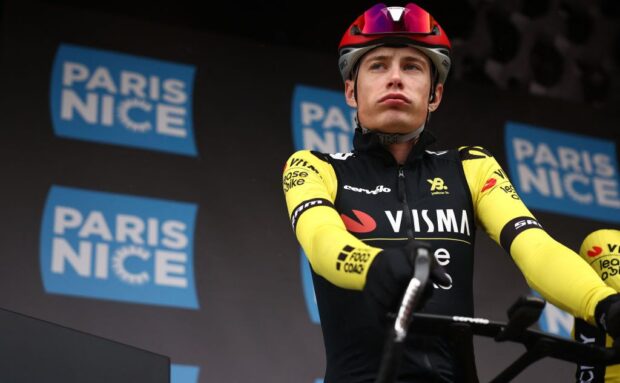 Jonas Vingegaard a la señorita Volta A Catalunya después de un choque de París-Nice