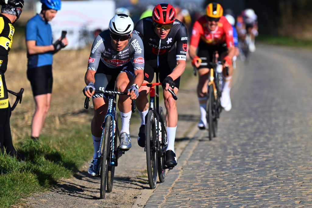 Milan-san Remo ahora es un signo de interrogación para Jasper Philipsen después del otoño en Nokere Koerse