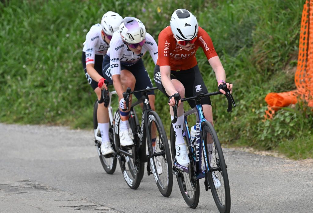 Puck Pieterse vuela Poggio a 29.7 km / h en Recon para establecer el tiempo de Strava más rápido este año