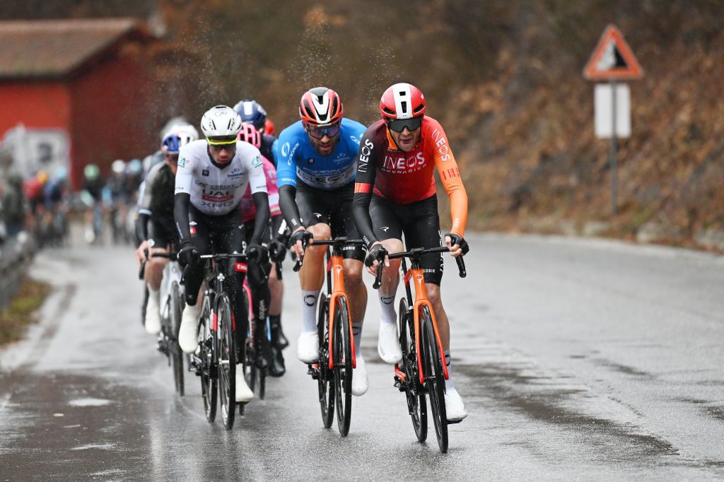 Raras carreras de escalón italiano se iluminan Tirreno-Adriatico, pero Olav Kooij y Derek Gee sobreviven el día