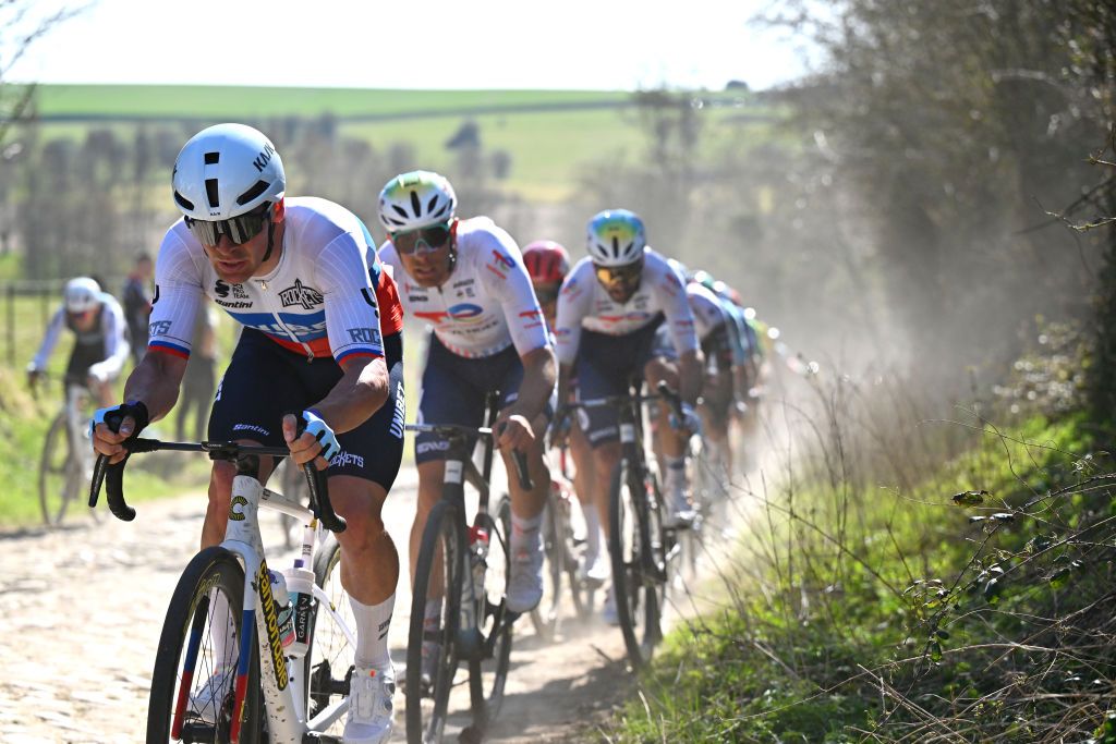 Lukáš Kubiš inspirado en Peter Sagan mientras lidera los cohetes de Unibet Tietema en el debut Paris-Roubaix