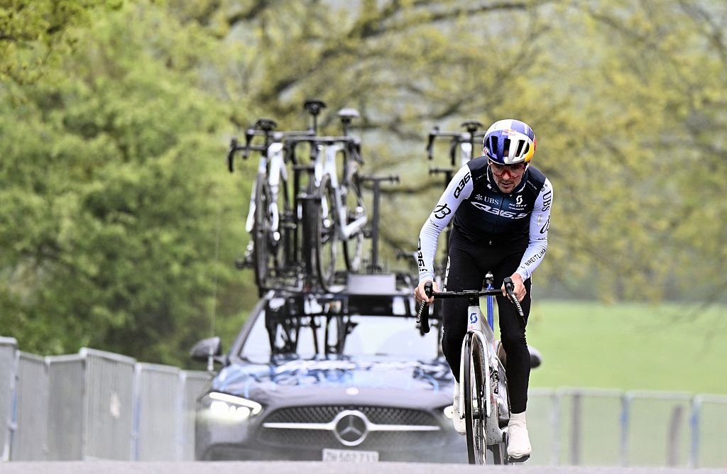 British Thomas Pidcock of Q36.5 Pro Cycling Team pictured in action during a training and track reconnaissance session, on the 'Cote de la Redoute', in Remouchamps, Aywaille, ahead of the Liege-Bastogne-Liege one day cycling race, Thursday 24 April 2025. BELGA PHOTO ERIC LALMAND (Photo by ERIC LALMAND / BELGA MAG / Belga via AFP)