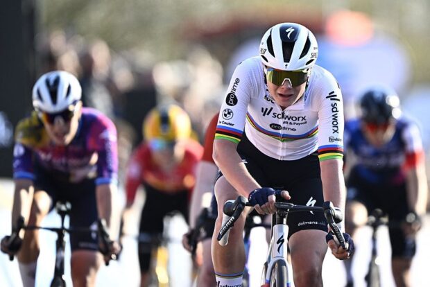 'Un momento realmente difícil' - Lotte Kopecky necesitaba cavar profundamente en Dwars Door Vlaanderen