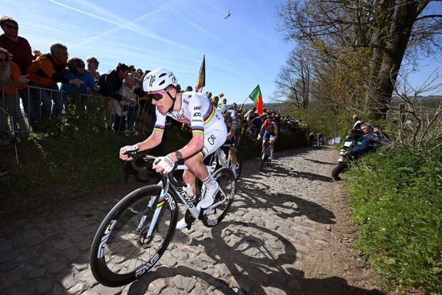 "Los adoquines podrían usar Pogačar" - El director de carrera de Paris -Roubaix predice una dura batalla por el campeón mundial