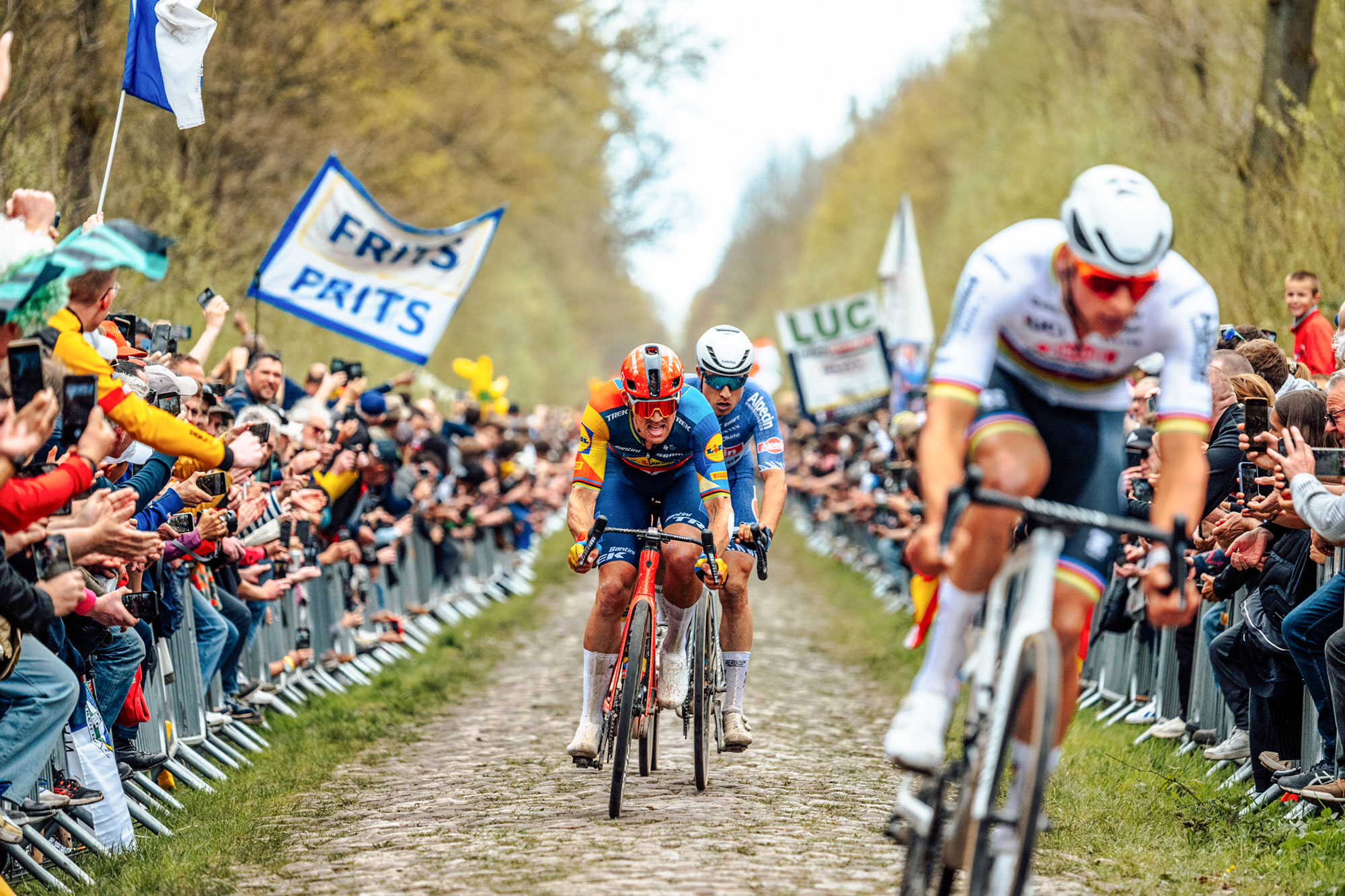 Mathieu van der Poel and Mads Pedersen exit the Trouée d'Arenberg at the 2024 Paris-Roubaix