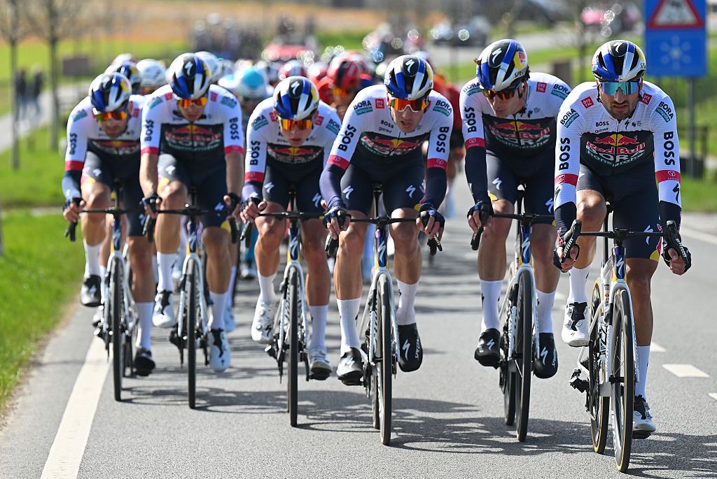 UCI emite un registro de ocho cartas amarillas cuando Jordi Meeus lidera los delitos menores de la carrera del fin de semana
