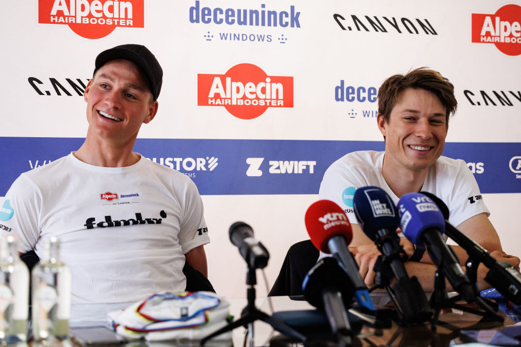 Van der Poel y Philipsen se muestran antes de la carrera de 2024, lo que resultó en otro final.