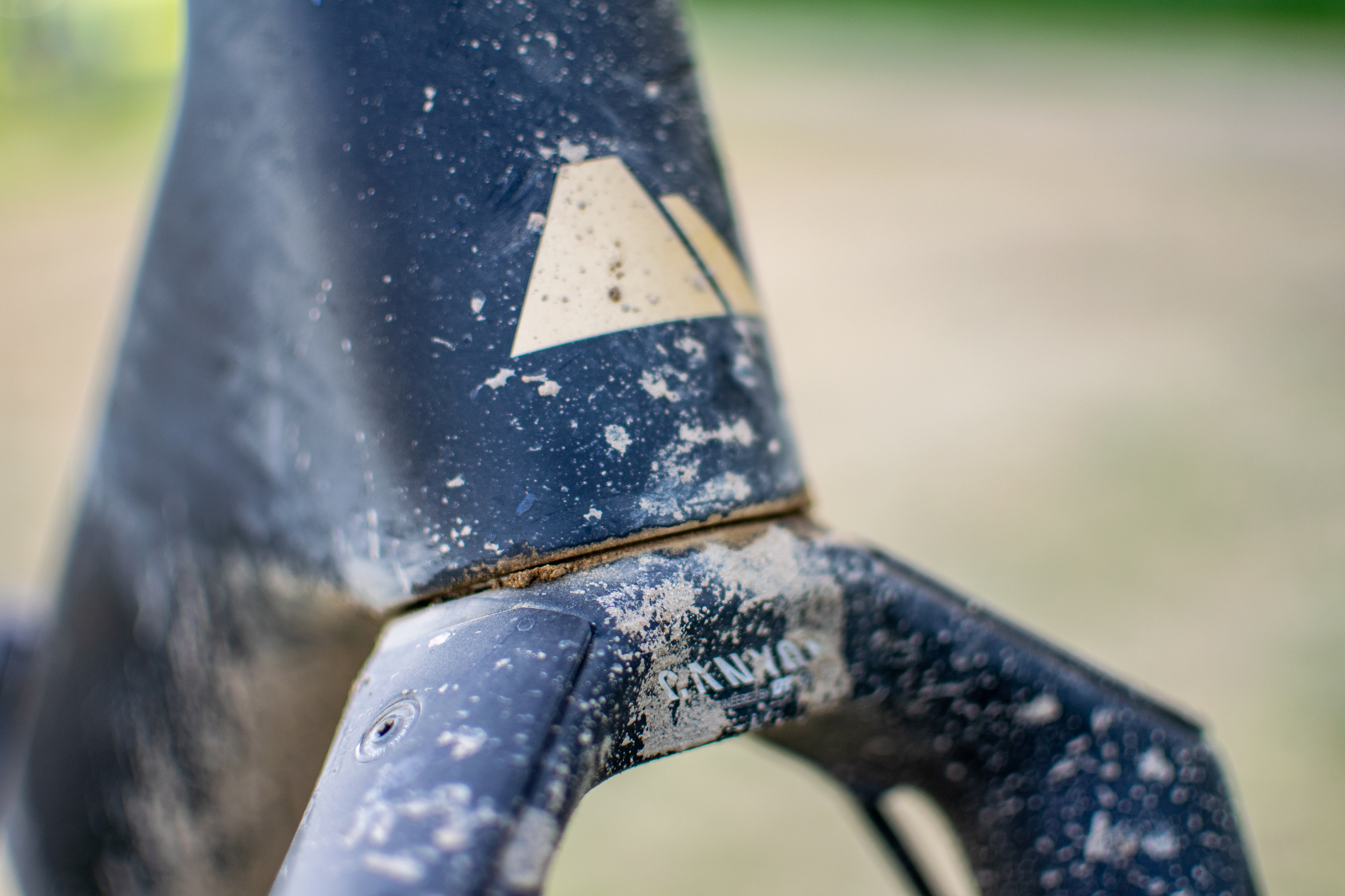 Una corona de bifurcación de suspensión de cañón de cañón