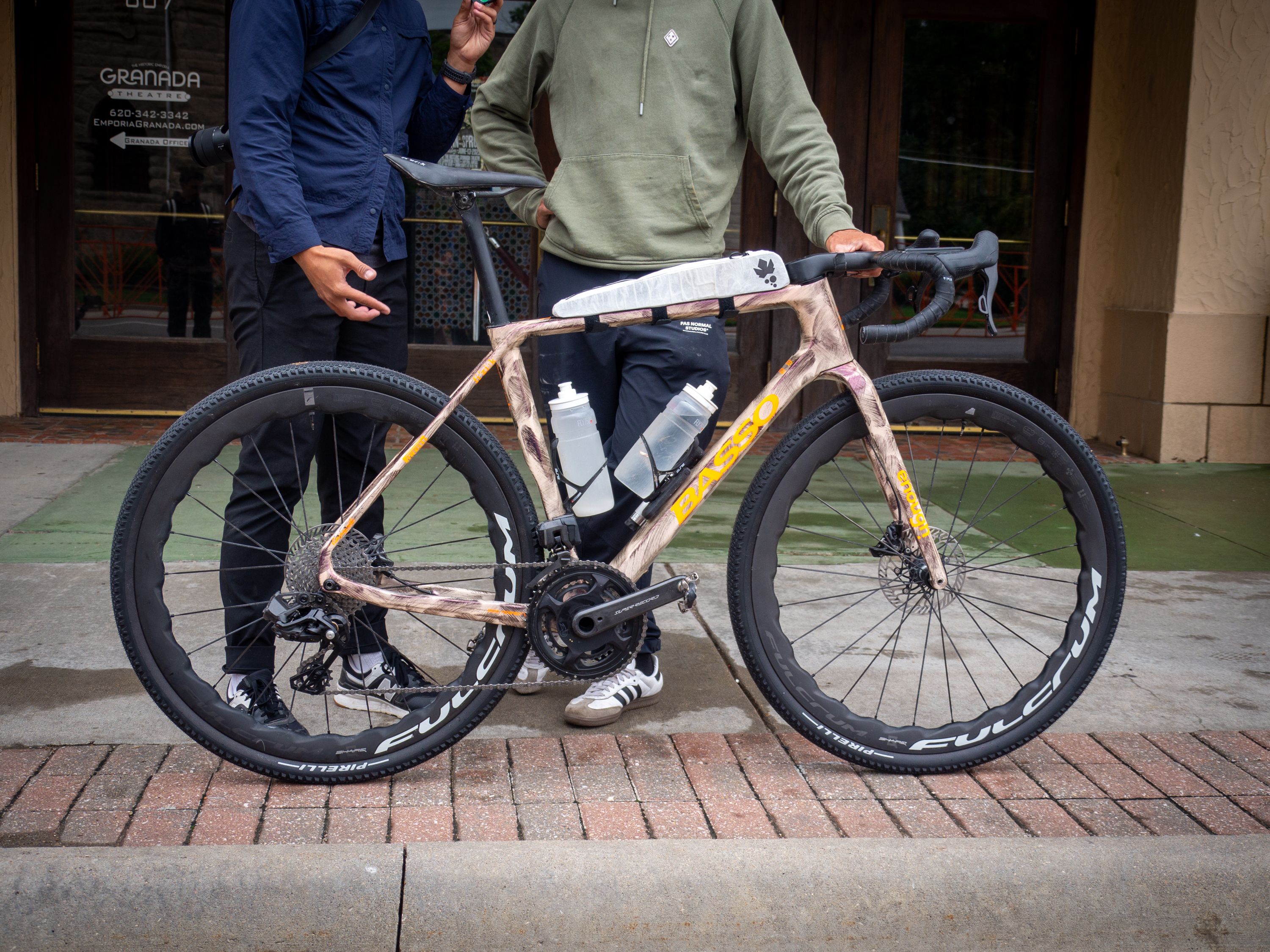 Cierre imágenes de un nuevo grupo de grava de Campagnolo en Unbound