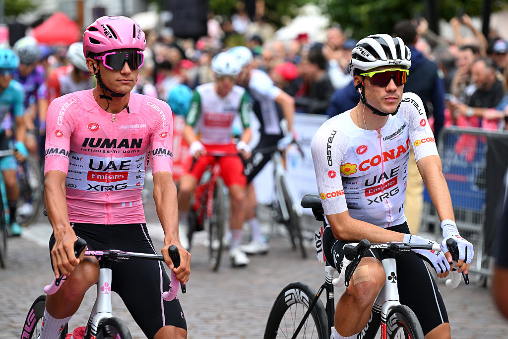 Isaac del Toro y Juan Ayuso en el Giro de Italia