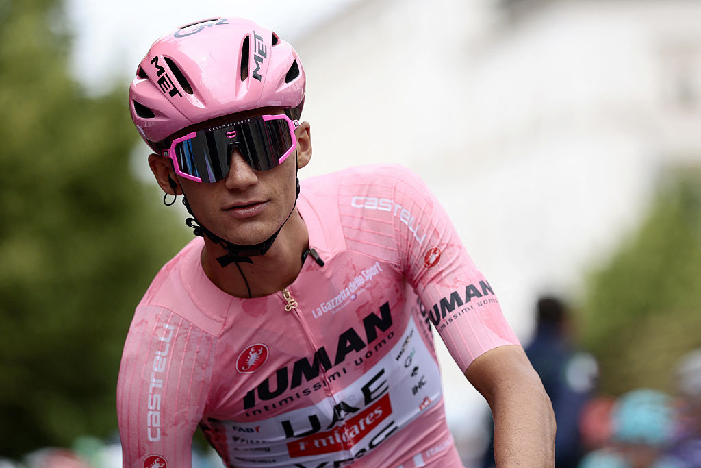 Pink jersey, UAE Team Emirates XRG's Mexican rider Isaac Del Toro is pictured before the 13th stage of the 108th Giro d'Italia cycling race of 180kms from Rovigo to Vicenza on May 23, 2025. (Photo by Luca Bettini / AFP)