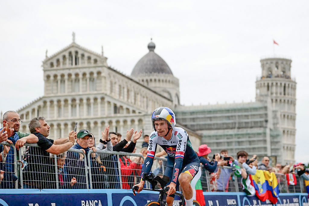 Red Bull-Bora-Hansgrohe's Slovenian rider Primoz Roglic finishes the 10th stage of the 108th Giro d'Italia cycling race of 28.6kms individual time-trial from Lucca to Pisa on May 20, 2025. (Photo by Luca Bettini / AFP)