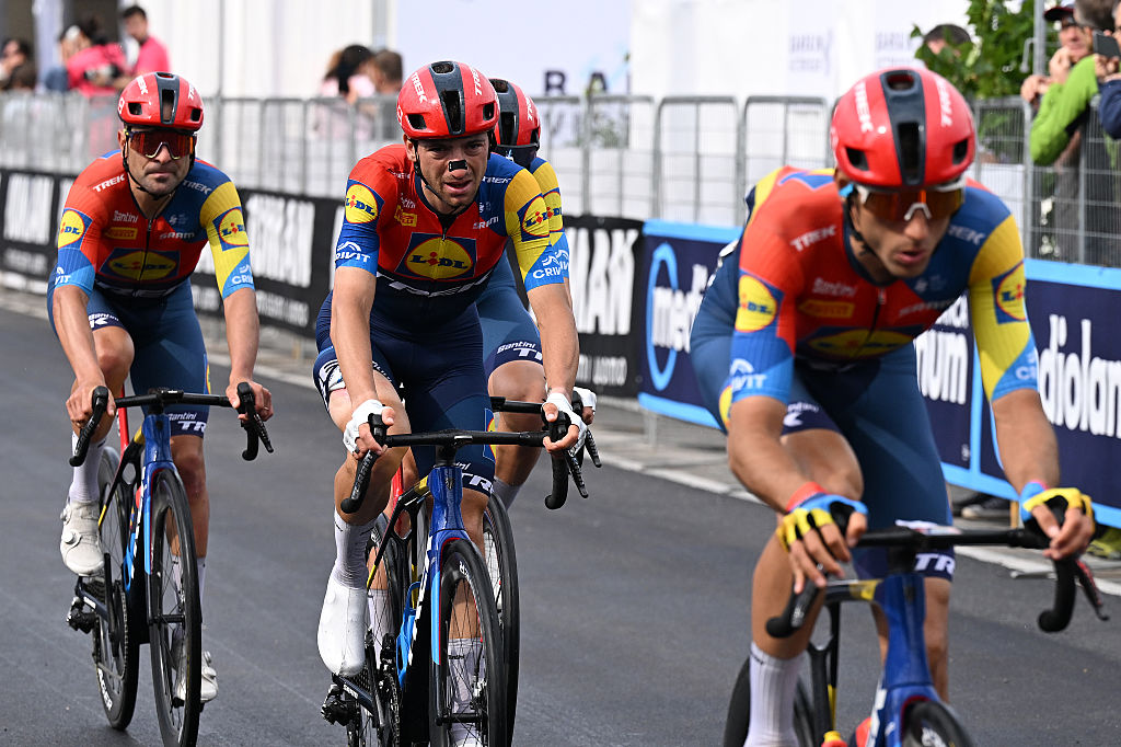 Giulio Ciccone se estrelló en la etapa 14 y perdió más de 16 minutos en el Giro D ' Italia