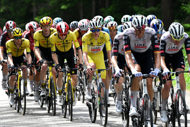 The Criterium du Dauphine peloton