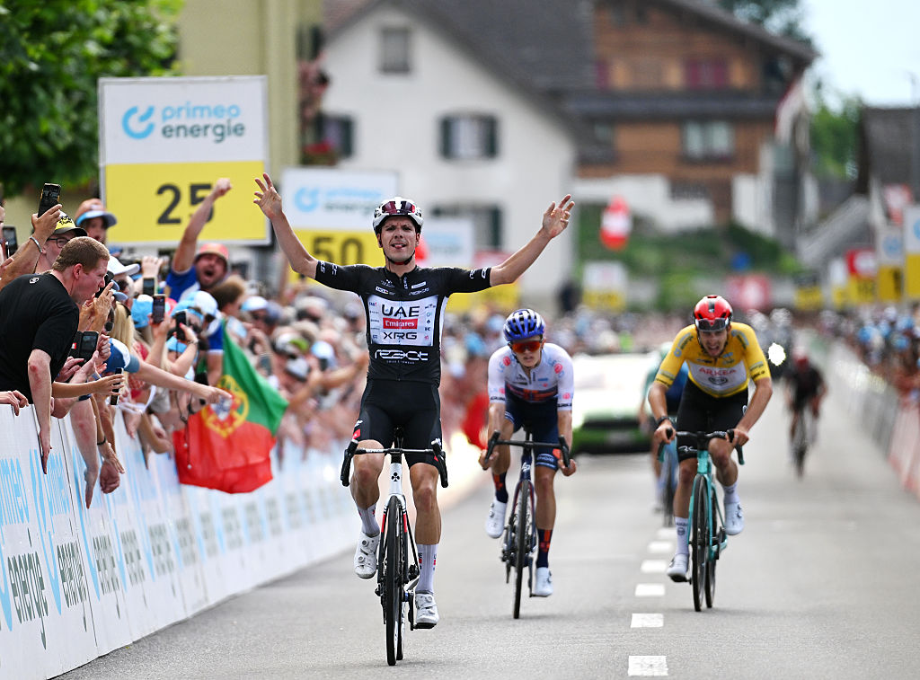 João Almeida gana la etapa 7 en el Tour de Suisse 2025