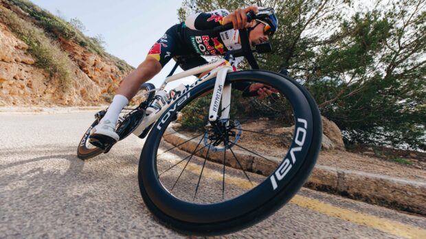 Primoz Roglic cornering in the drops