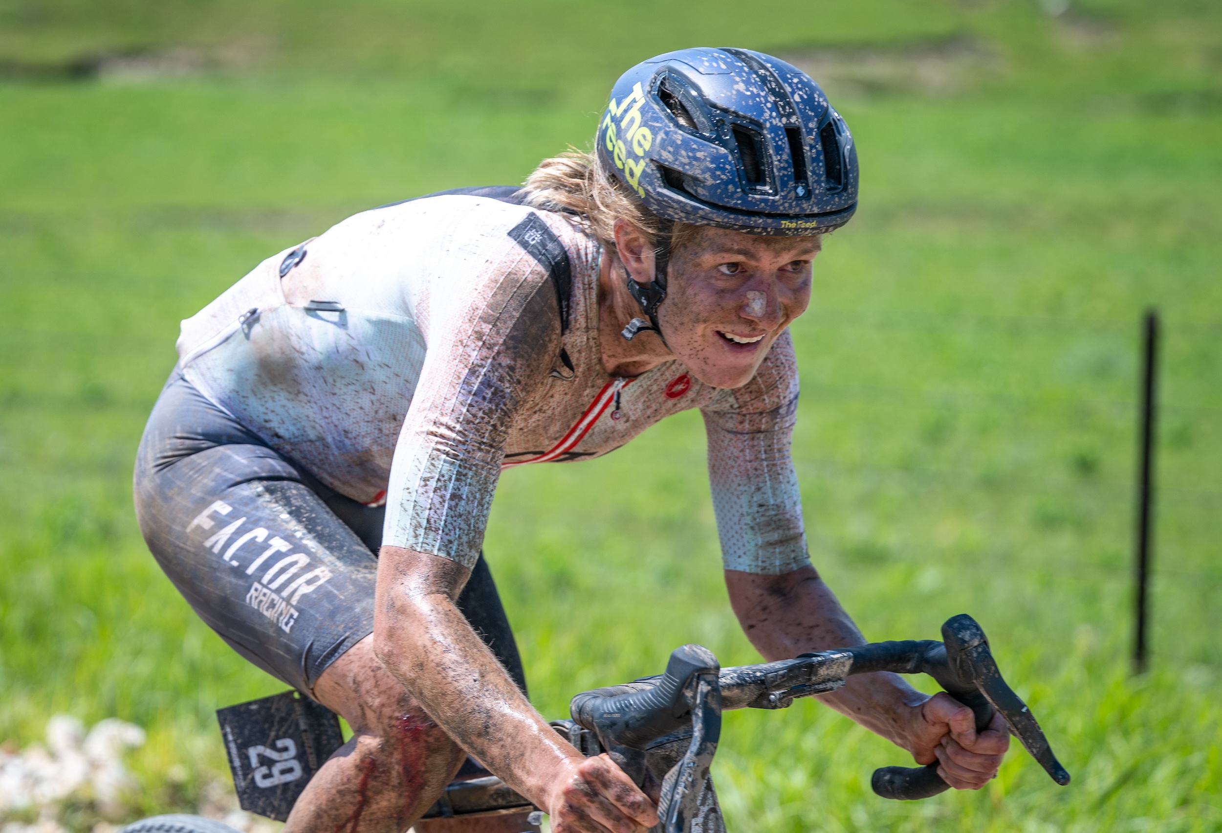 Lauren de Crescenzo terminó sexto en el 2025 Unbound Gravel 200 en medio de una variedad de desafíos en la carrera de grava más grande del mundo