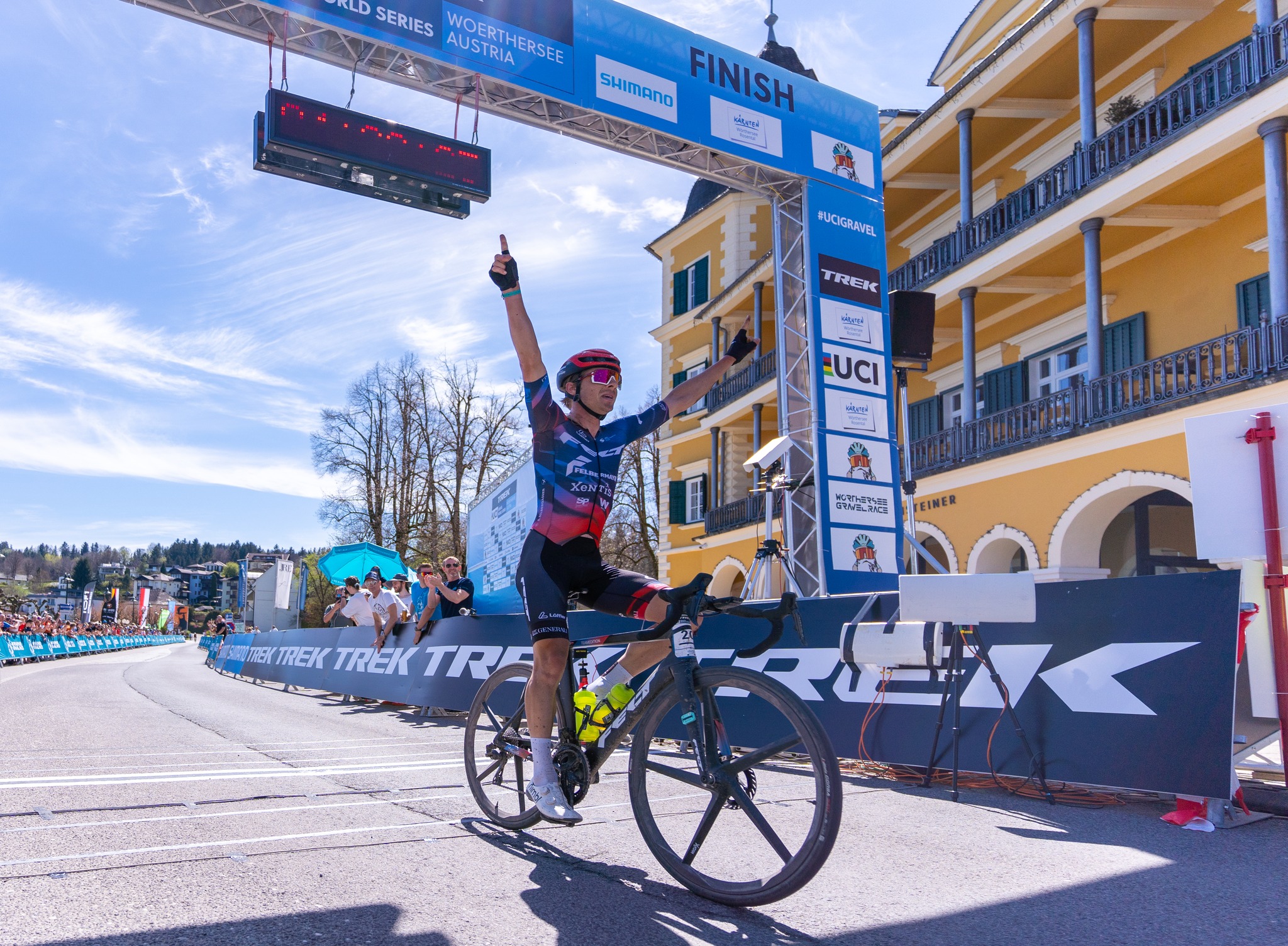 Sebastián austriaco Schönberger gana la división de hombres de élite de la carrera de grava de Wörthersee 2024 