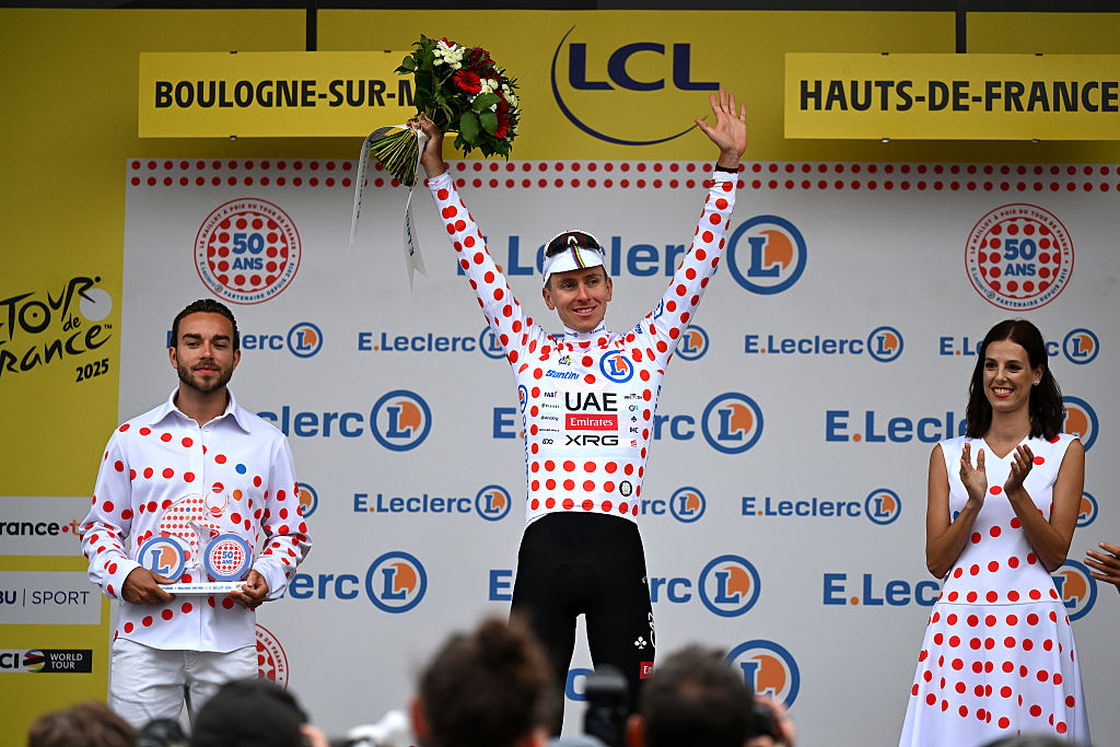2025 Tour de Francia Etapa 2: Tadej Pogačar afirma la camiseta de lunares