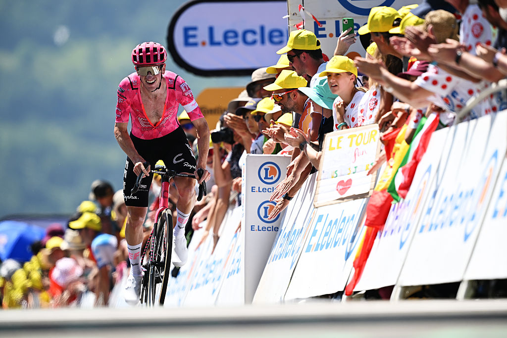 Peyragudes, Francia - 18 de julio: Harry Sweeny de Australia y Equipo Ef Education - Easypost cruza la línea de meta durante el 112º Tour de Francia 2025, etapa 13 Una etapa de tiempo de tiempo individual de 10.9 km desde Loudenvielle hasta Peyragudes 1561m / #uciwt / el 18 de julio de 2025 en Pirugudes, France. (Foto de Tim de Waele/Getty Images)