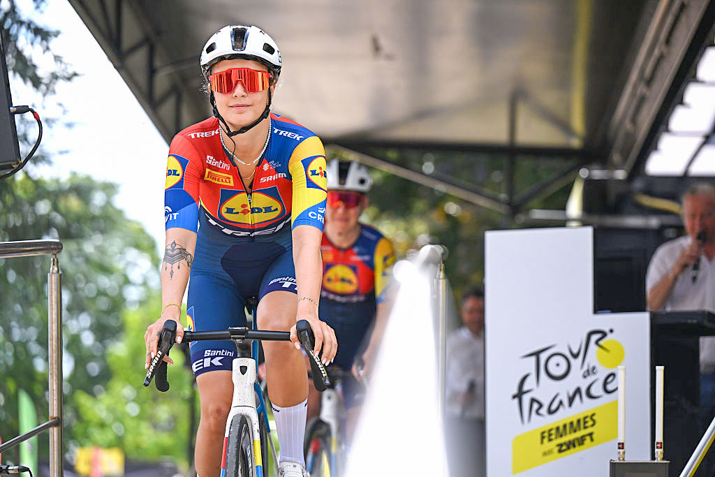 Bourg-en-Bresse, Francia-01 de agosto: Emma Norsgaard de Dinamarca y Lidl de Team-Trek antes del 4to Tour de Francia Femmes 2025, etapa 7 A 159.7 km de la etapa de Bourg-En-Bresse a Chambery / #uciwwt / el 01 de agosto, 2025 en Bourg-En-Bresse, Francia. (Foto de Szymon Gruchalski/Getty Images)