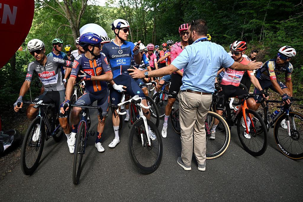 Peloton neutralised after a crash on stage 3 at the Tour de Pologne