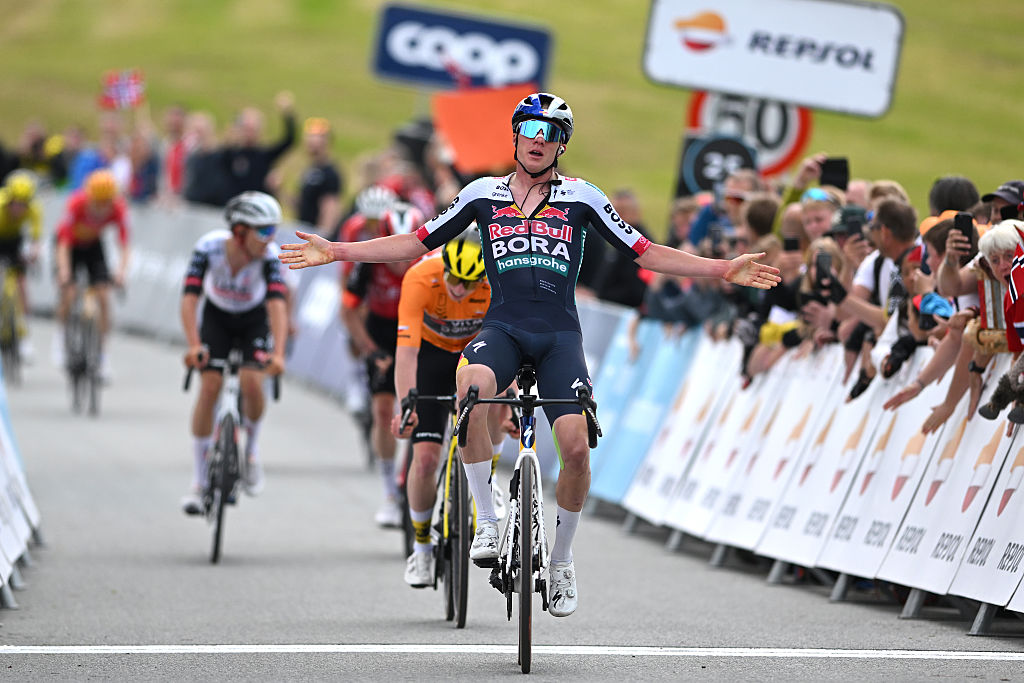 2025 Tour de Noruega Etapa 3: Maxim van Gils se asegura la victoria antes del líder de la carrera Matthew Brennan