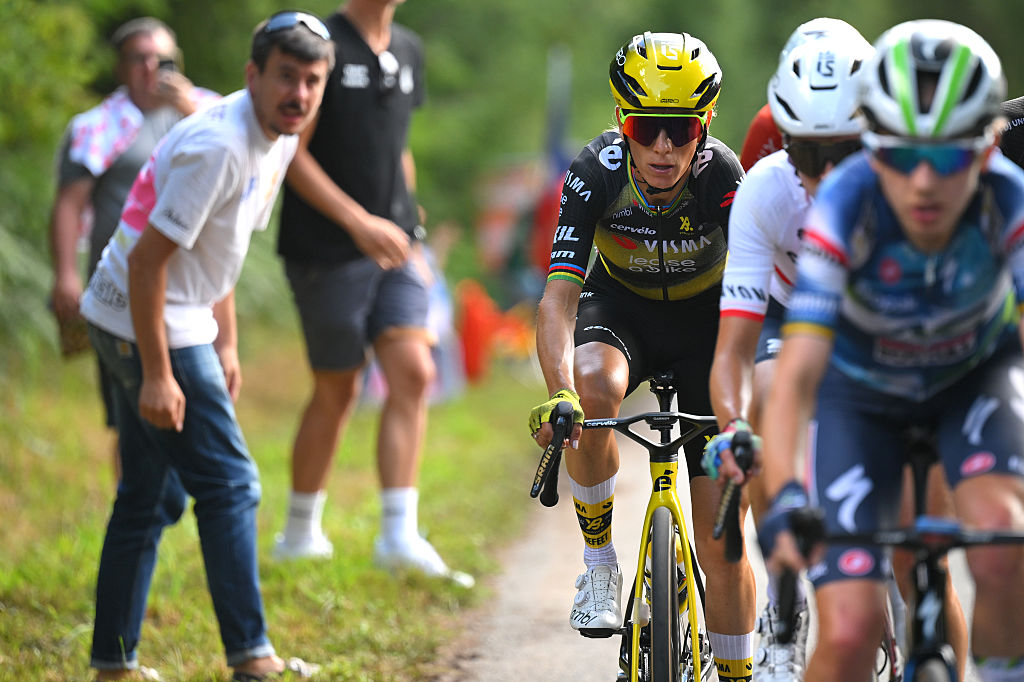 Pauline Ferrand-Prévot in the front group at the end of stage 5 at the Tour de France Femmes