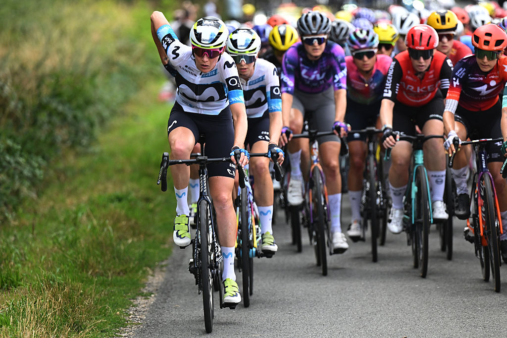 Poitiers, Francia - 29 de julio: Aude Biannic de Francia y Team Movistar compite durante el 4to Tour de Francia Femmes 2025, Etapa 4 A 130.7 km desde Saumur a Poitiers / #uciwwt / el 29 de julio de 2025 en Poitiers, France. (Foto de Szymon Gruchalski/Getty Images)