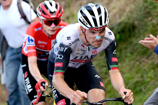 L'ANGLIRU, SPAIN - SEPTEMBER 05: (L-R) Jonas Vingegaard of Denmark and Team Visma