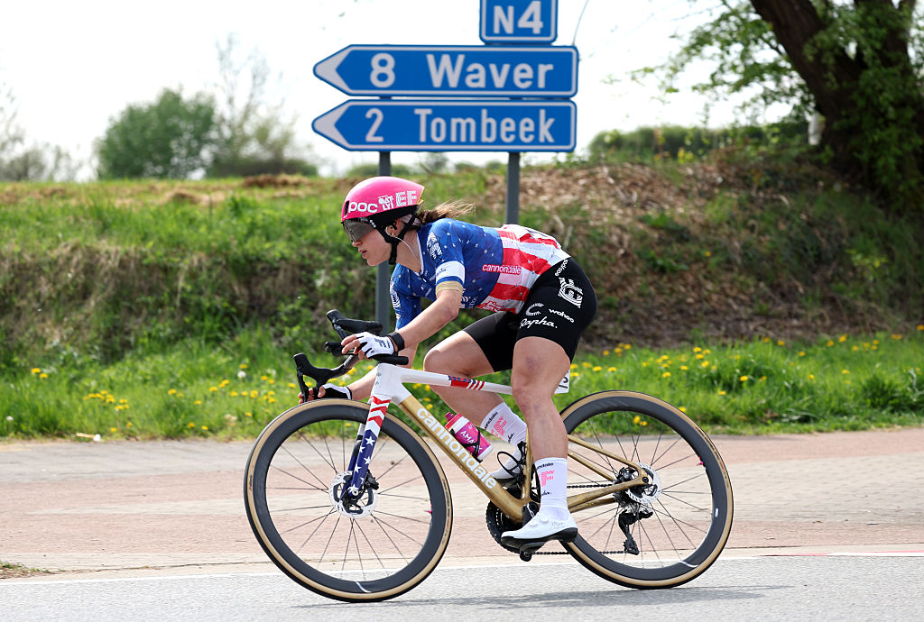 Overijse Bélgica 18 de abril Kristen Faulkner de los Estados Unidos y el equipo EF Educationly compiten durante el décimo de Brabantse Pijl la Fleche Brabanconne 2025 Womens Elite A 1257km de un día de Lennik a Overijse el 18 de abril de 2025 en Overijse Belgium Photo de Rhannode Van Elsengty Imagesty