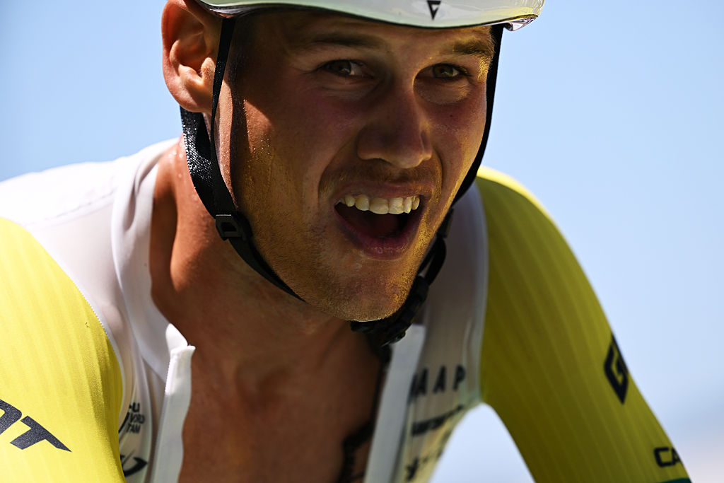 Peyragudes, Francia - 18 de julio: Luke PLAPP de Australia y el equipo Jayco Alula cruza la línea de meta durante el 112º Tour de Francia 2025, etapa 13 A 10.9 km de la etapa de tiempo de tiempo individual desde Loudenvielle hasta Pirugudes 1561m / #uciwt / el 18 de julio de 2025 en Pirugudes, France. (Foto de Tim de Waele/Getty Images)