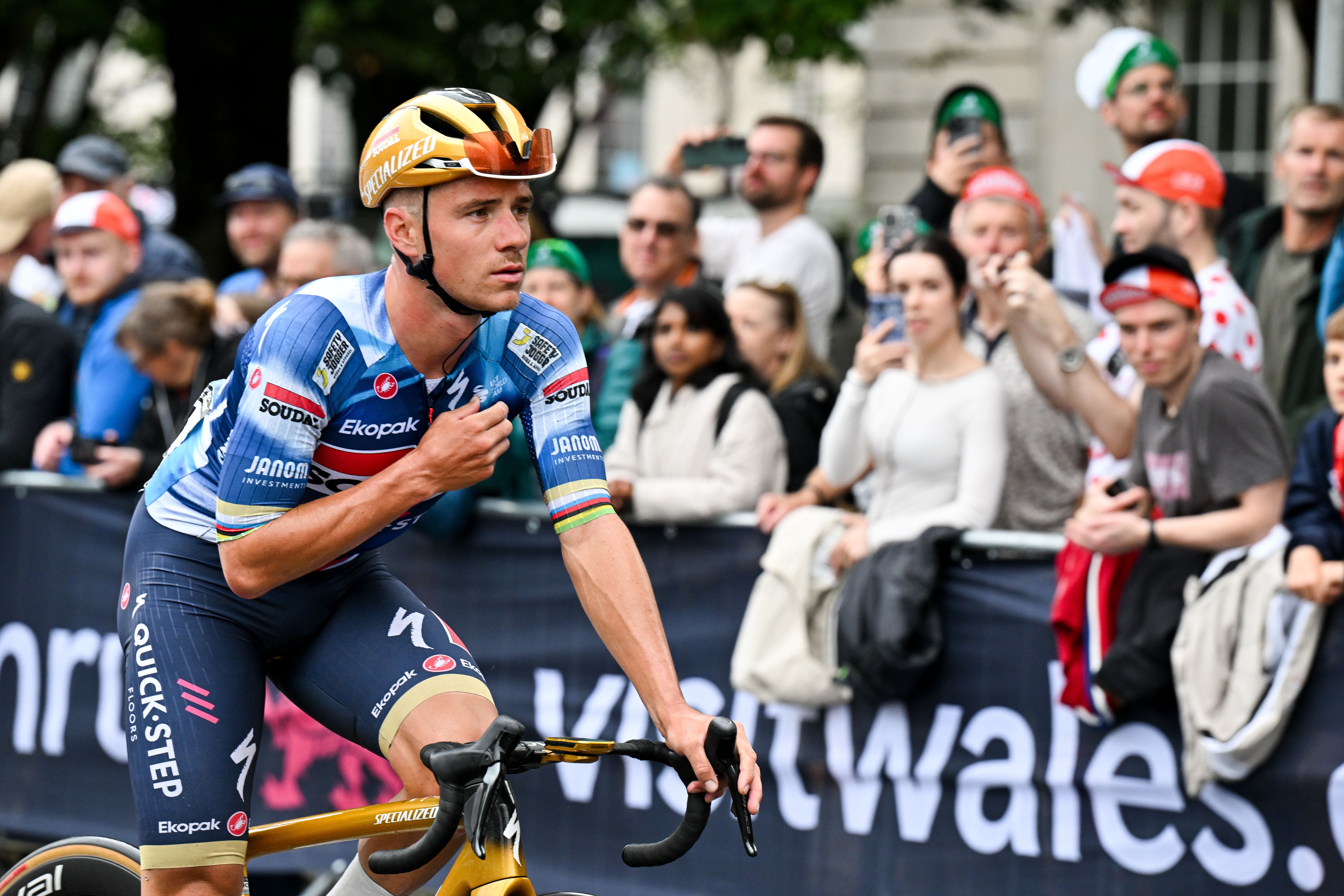Ciclismo - 2025 Lloyds Tour de Gran Bretaña - Etapa 6: Newport a Cardiff - Remco Evenepoel (Soudal Quick -Step) termina el segundo en la clasificación general