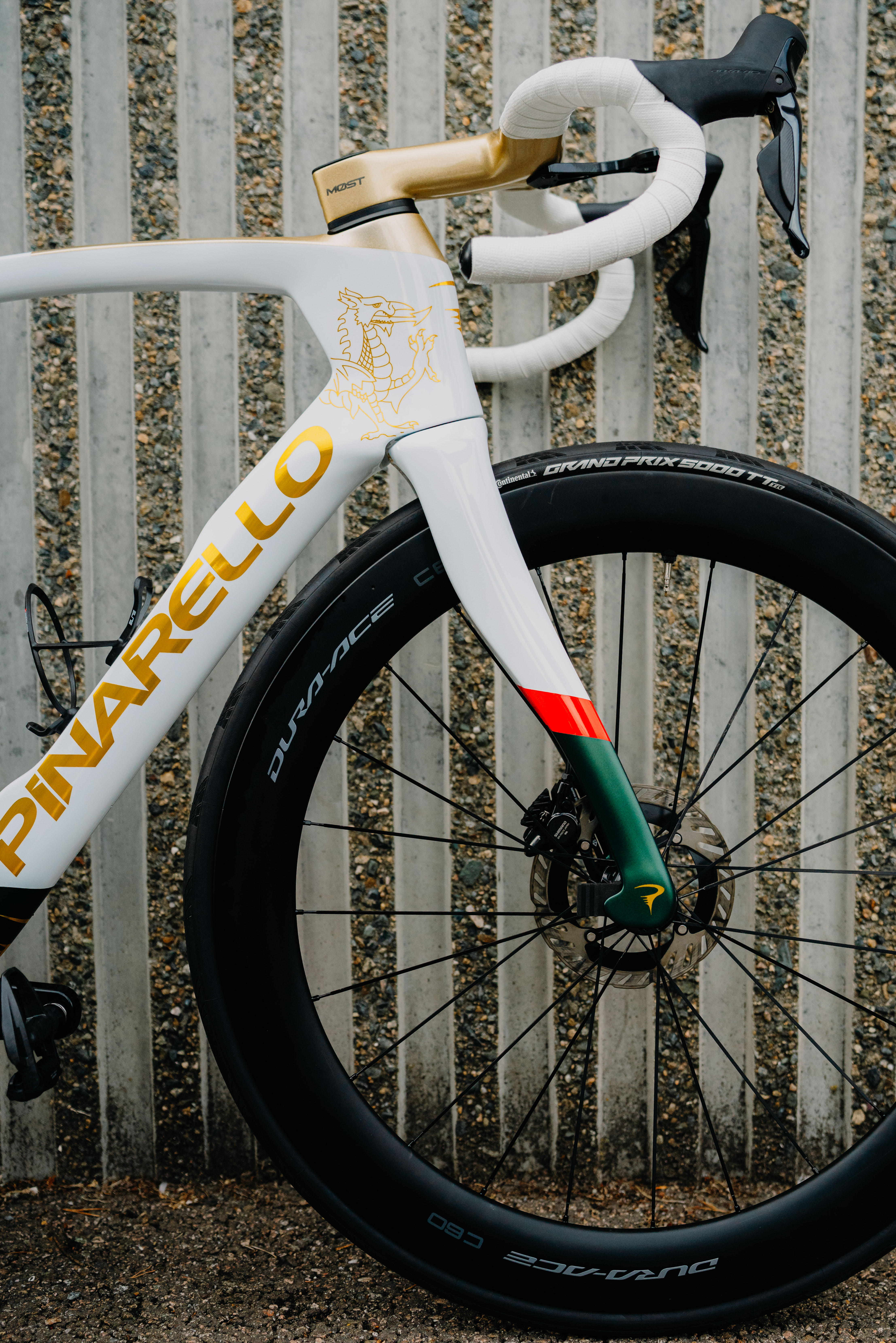 Geraint Thomas ' Tour de Gran Bretaña Custom Pinarello Dogma 2025