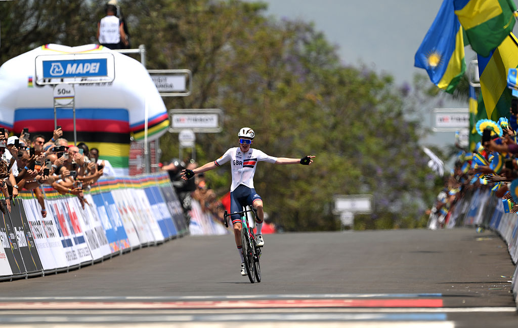 Campeonato Mundial de Road 2025: Harry Hudson gana la carrera de Roads Junior Men ' S Road