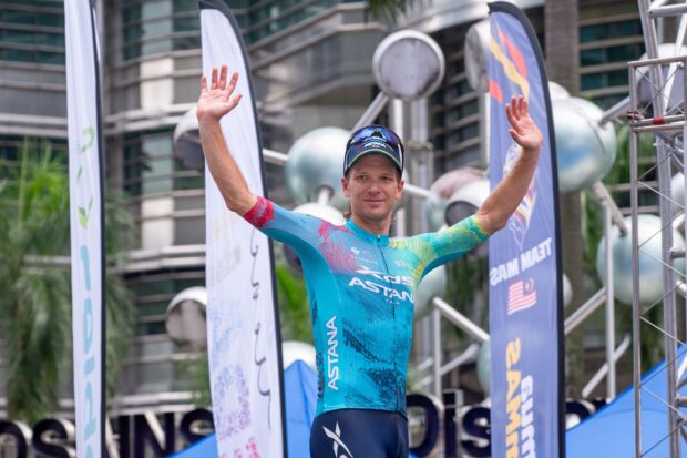 En todas partes, el hombre Aaron Gate le da a XDS-ASTANA su cuarta victoria en el escenario de Langkawi mientras avanza hacia el final del primer año en WorldTour
