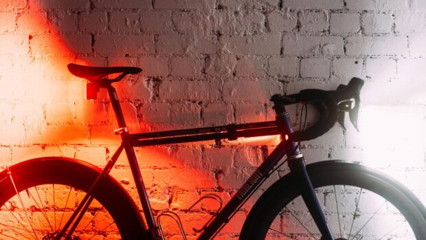 ¿Qué tan brillantes deben ser las luces de mi bicicleta? El número de lúmenes perfecto para cada escenario