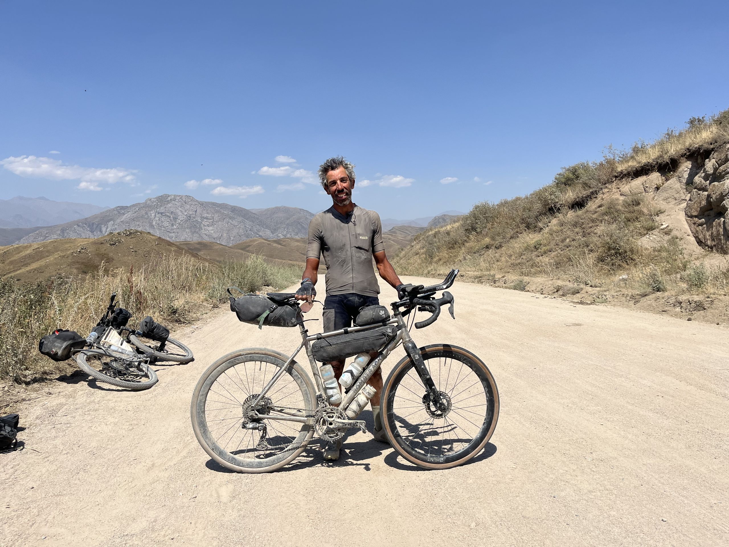 'No era tan inteligente': la ciclista de ultradistancia Sofiane Sehili después de que su intento de batir el récord mundial en EurAsia terminara con 50 días en prisión rusa
