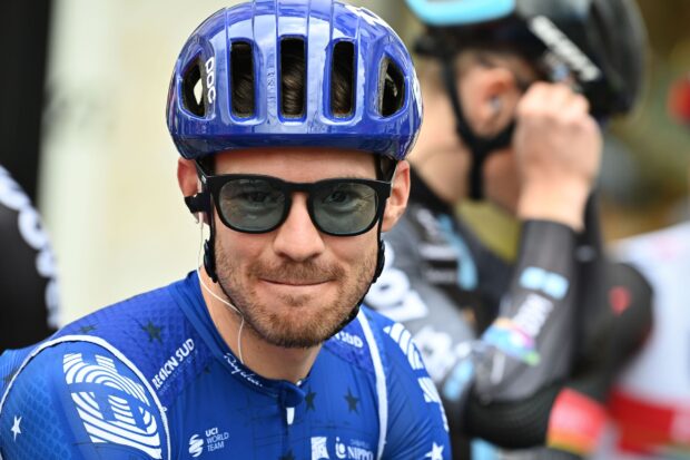 Los ciclistas firmaron, la documentación de la UCI se completó y Alex Howes dice que "va a suceder" para Modern Adventure Pro Cycling