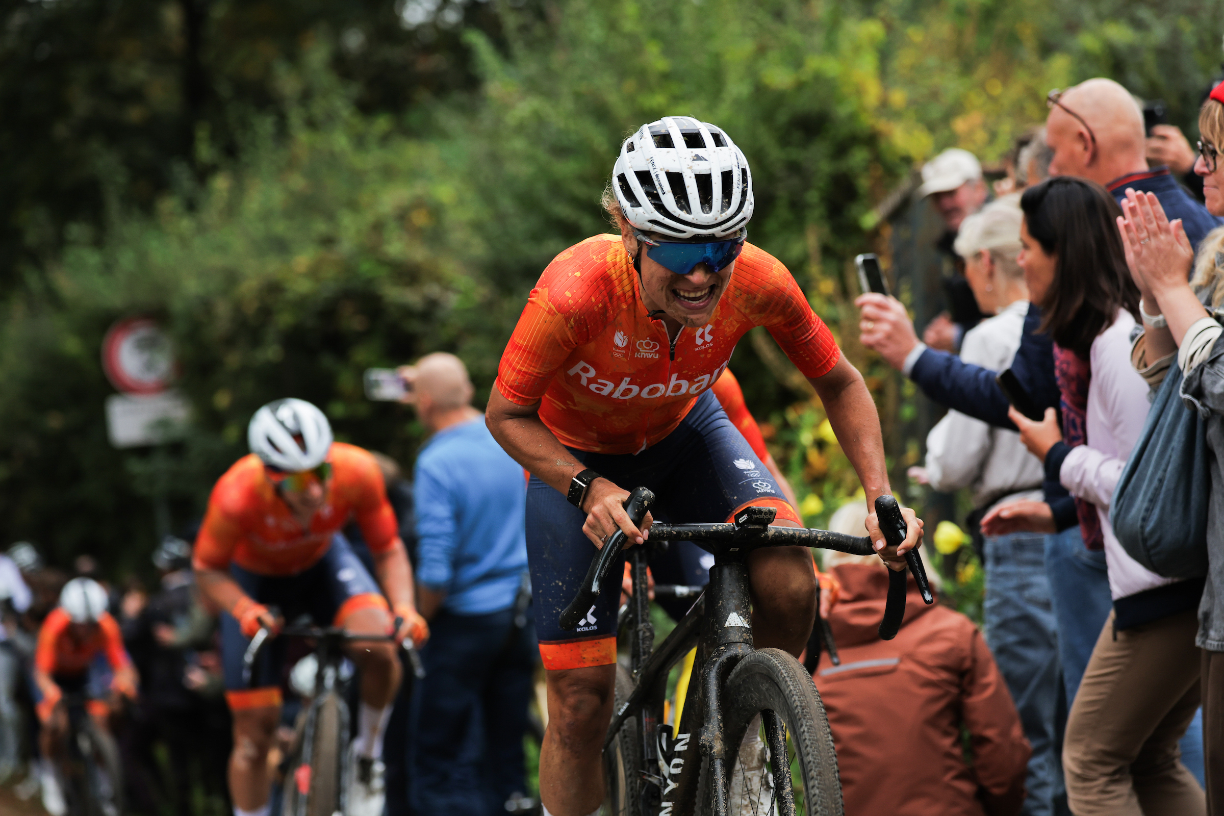Foto de Alex Whitehead/SWpix.com - 11/10/2025 - Ciclismo - Campeonato Mundial de grava UCI 2025, Zuid-Limburg, países Bajos - Carrera Elite femenina - países Bajos