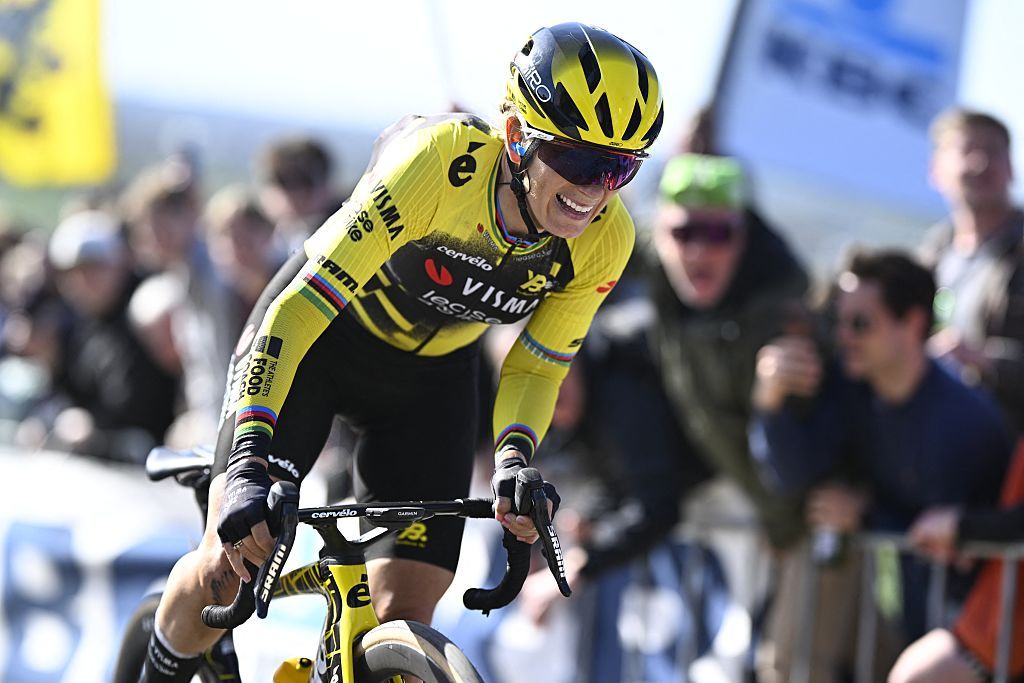 French Pauline Ferrand Prevot of Team Visma-Lease a Bike pictured in action during the women's race of the 'Ronde van Vlaanderen/ Tour des Flandres/ Tour of Flanders' one day cycling race, 168,8k with start and finish in Oudenaarde, Sunday 06 April 2025.BELGA PHOTO JASPER JACOBS (Photo by JASPER JACOBS / BELGA MAG / Belga via AFP)