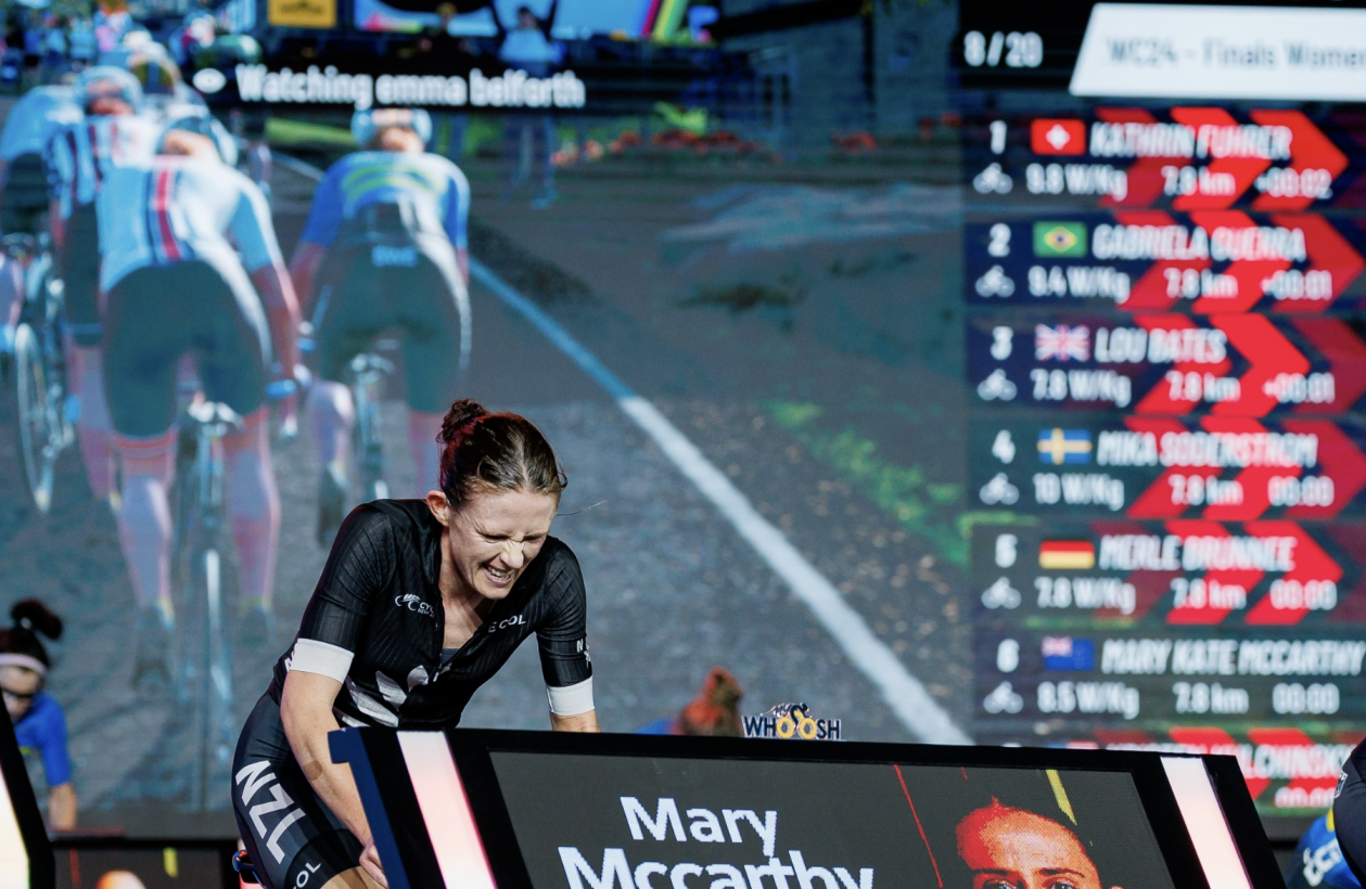 Mary Kate Mccarthy, ganadora del Campeonato Mundial de Esports femenino de élite de 2024, aparece en la guía técnica de la UCI para el evento de 2025.